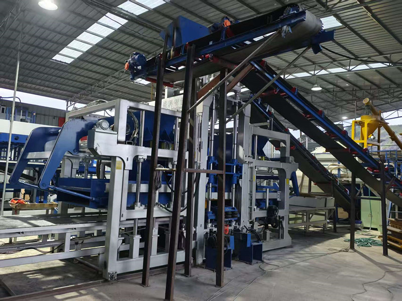 Quanzhou Senko Intelligent Equipment Manufacturing Co., Ltd. livre une ligne de production de blocs entièrement automatisée à Ji'an, Jiangxi – Le système QT12 permet d'obtenir un rendement supérieur avec moins d'opérateurs.